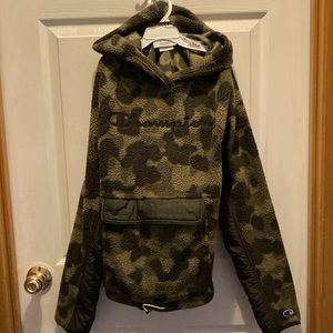 Womens Small Champion Camo Hoodie
